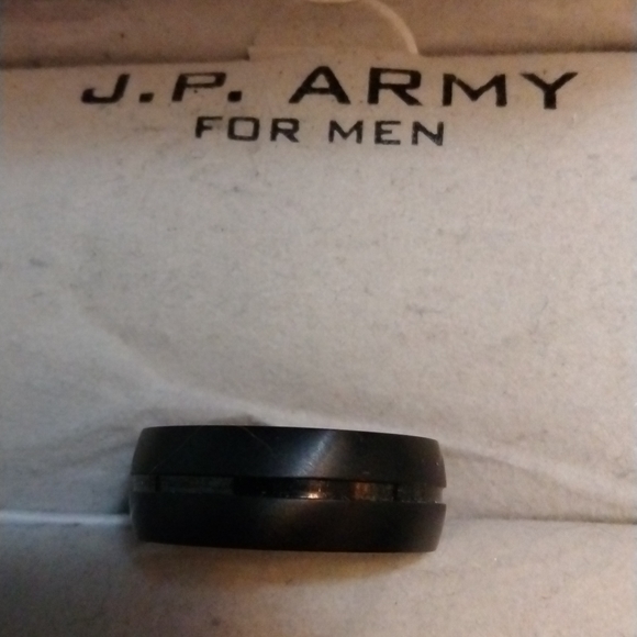 Ring - Picture 2 of 2